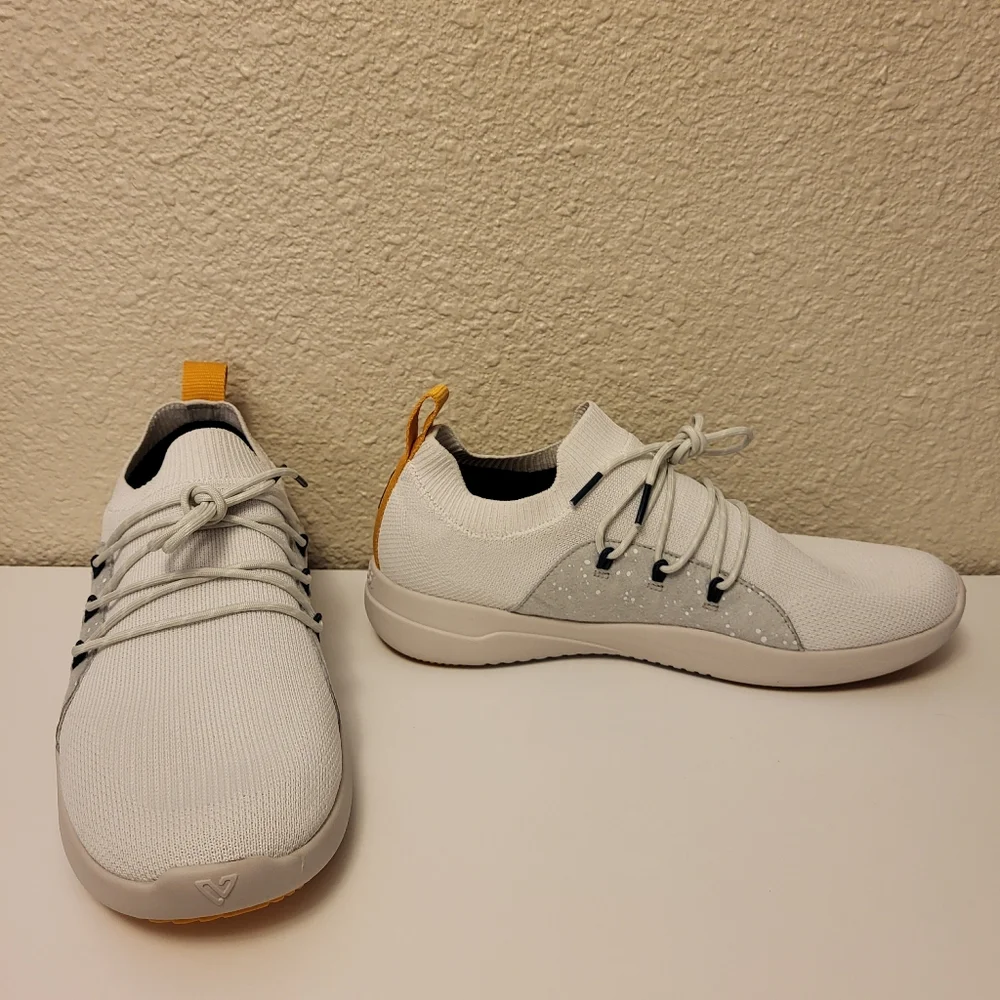 NIB Vessi Altitude Gray Cityscape Classic Sneaker Size 9